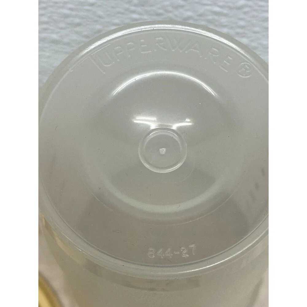 Vtg Tupperware Quik Shake 844-27 Clear 500ml. With Tan Lid